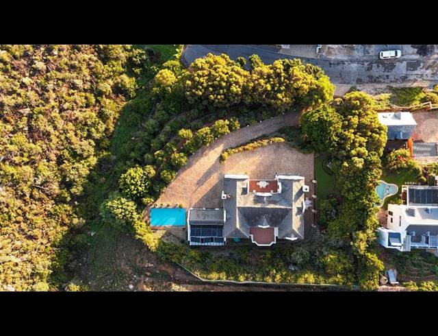 4 BEDROOM HOUSE FOR SALE IN SIMONSTOWN